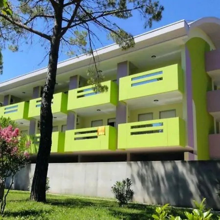 Fully Furnished On The Floor Apartment