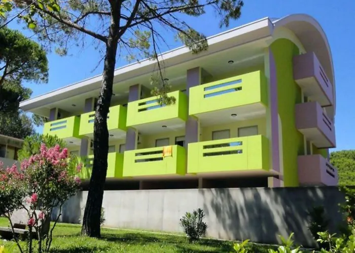 Fully Furnished On The Floor 公寓