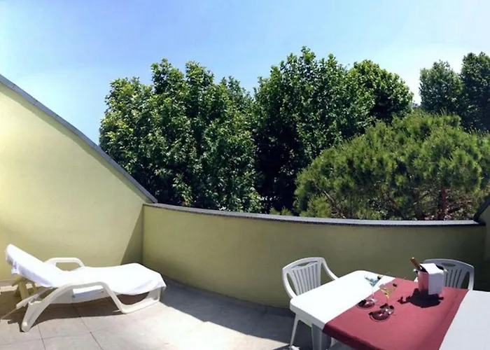 Fully Furnished On The Floor Апартаменти Бібіоне