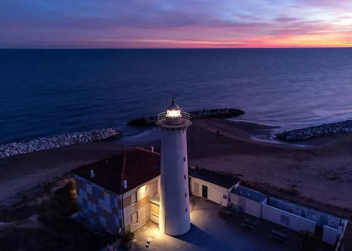 Fully Furnished On The Floor * 比比翁